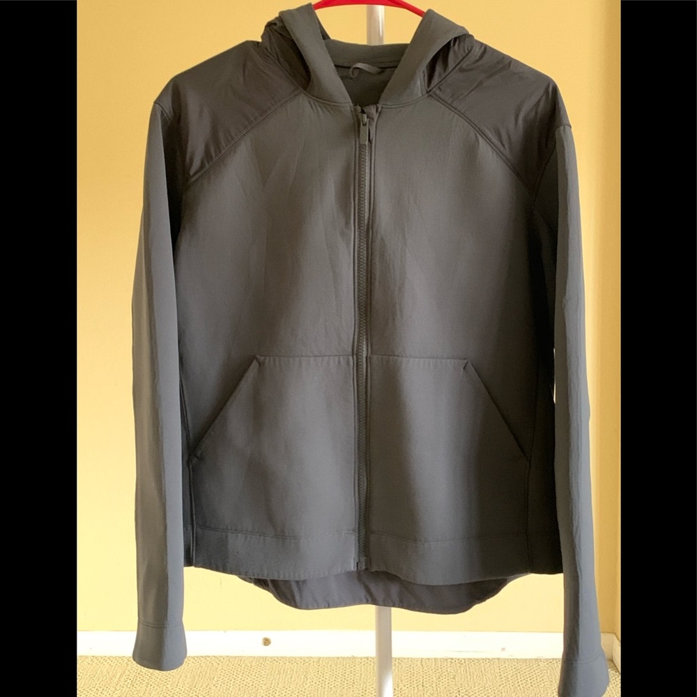 lululemon ReForm jacket in Dark Olive - Size 10 - excellent condition